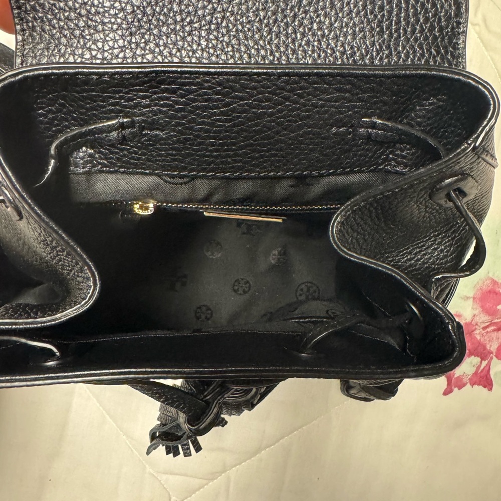 Tory Burch Thea Backpack Mini - Picture 6 of 6